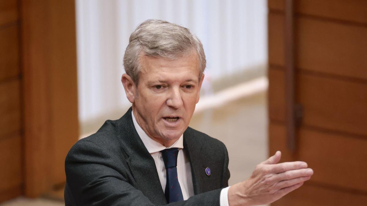 Alfonso Rueda, este miércoles, en el Parlamento de Galicia