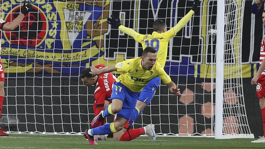 Cadis - Girona (2-0): Rebolcada amb majúscules