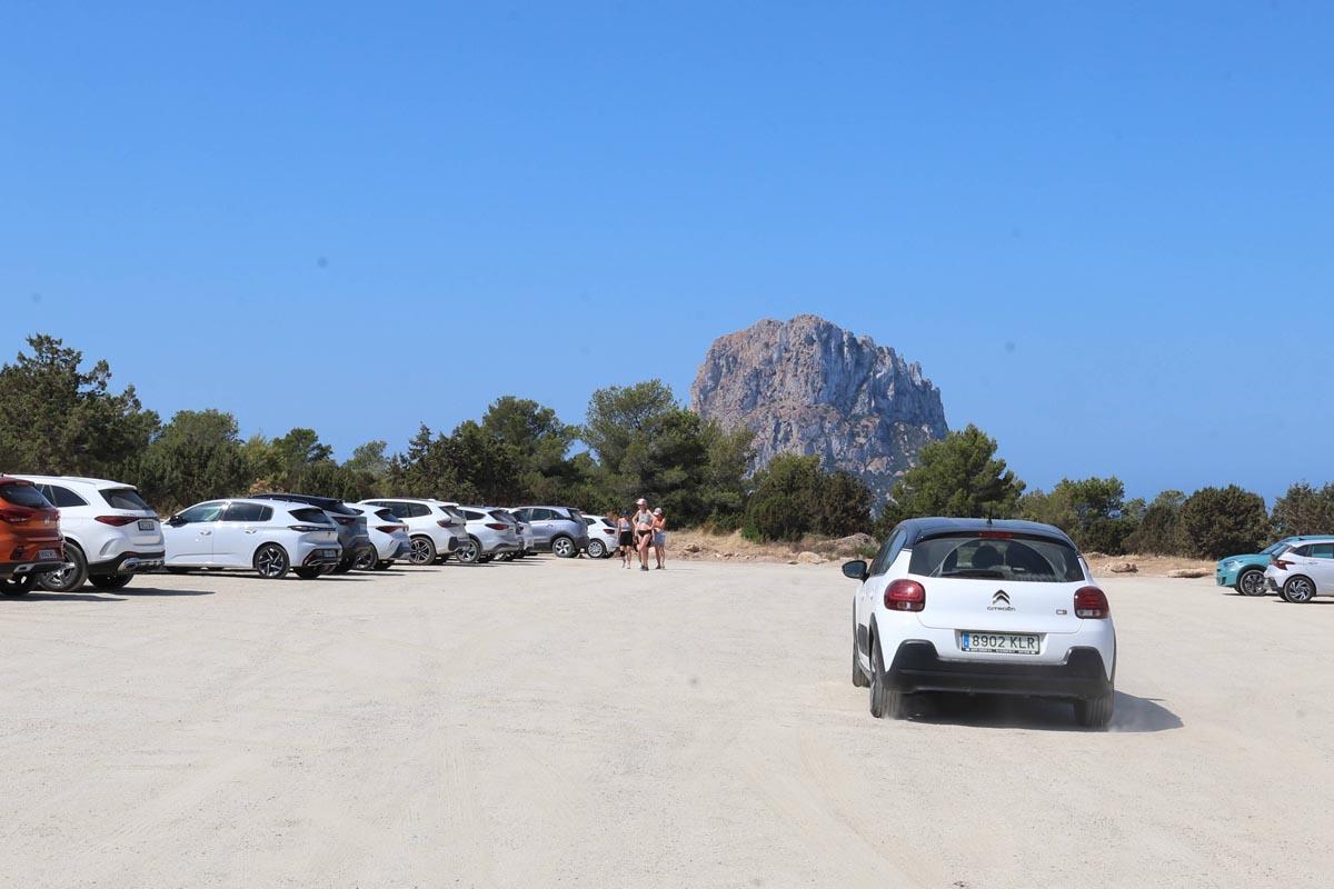 Galería: Reabre el parking de Cala d'Hort
