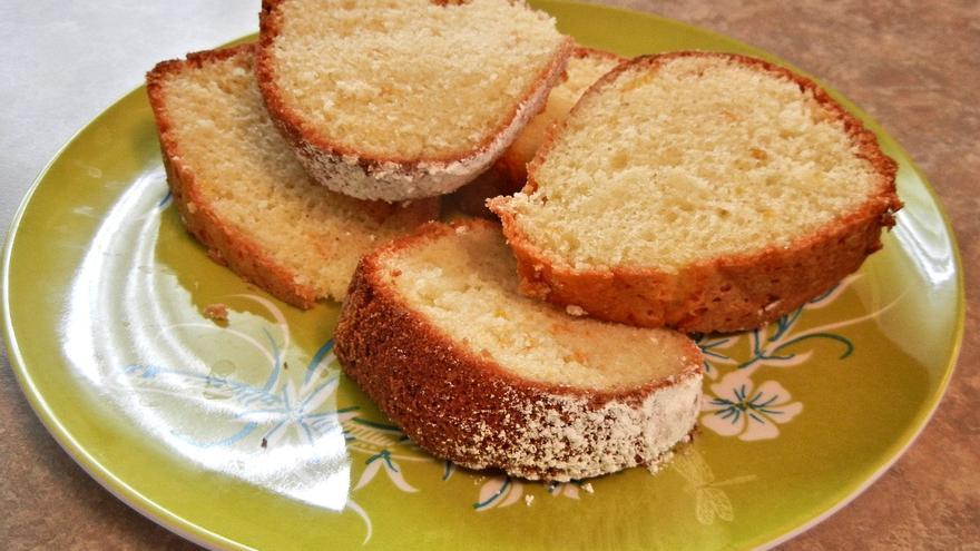 Parece imposible pero es real: ahora puedes hacer un bizcocho sin horno y sin molde