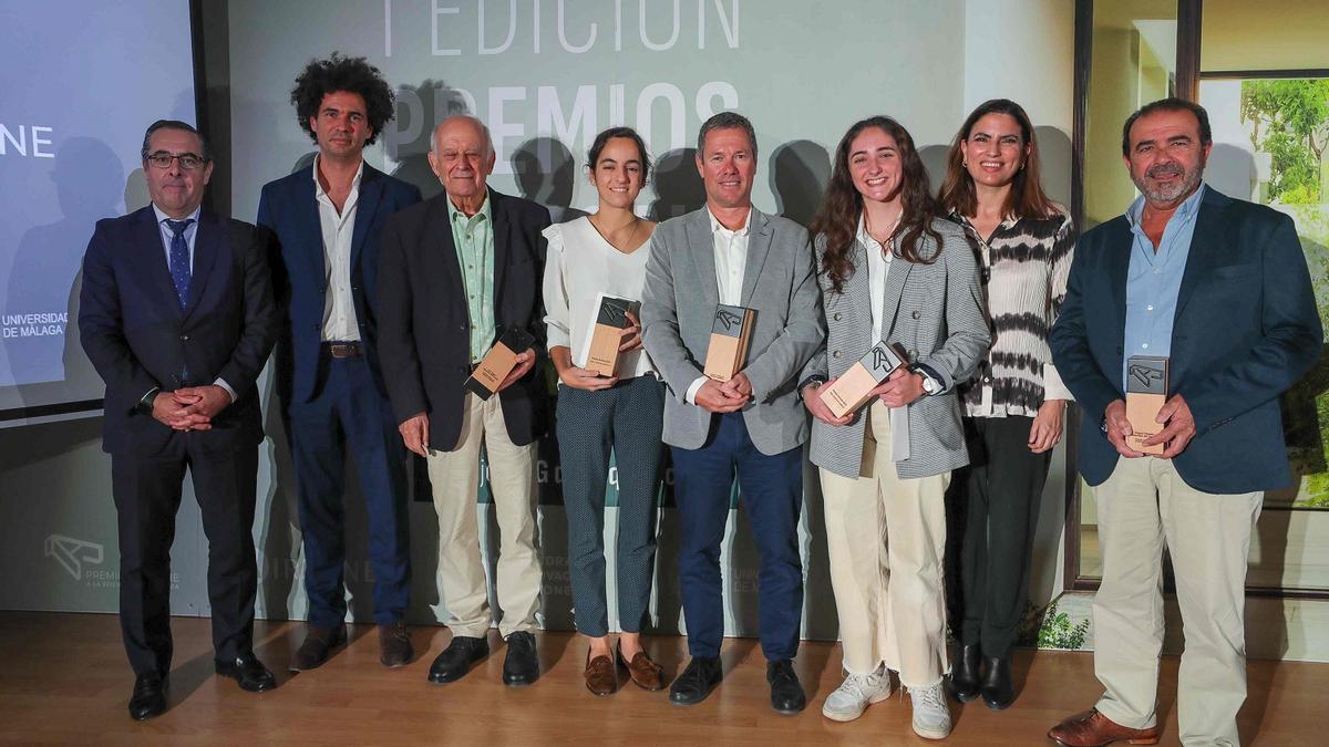 Foto de familia en la entrega de premios Airzone en la Universidad de Málaga (UMA).