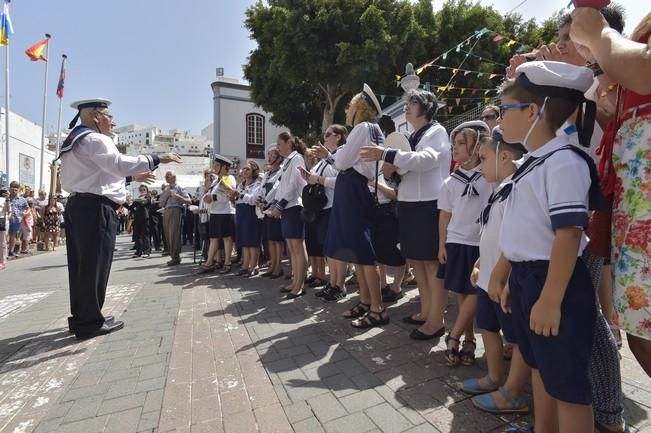 Procesión de las Nieves desde el puerto hasta ...