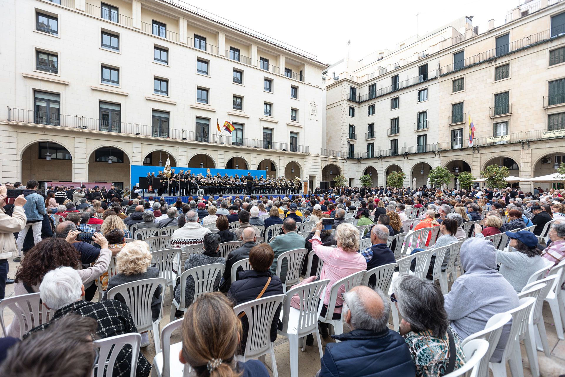 Las marchas de Semanan Santan inundan Alicante