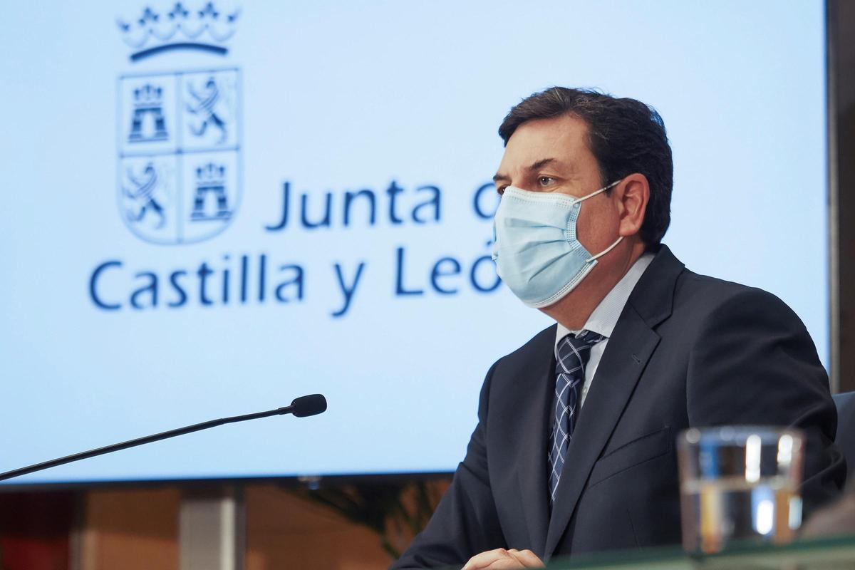 El consejero de Economía en la rueda de prensa posterior al Consejo de Gobierno, ayer.