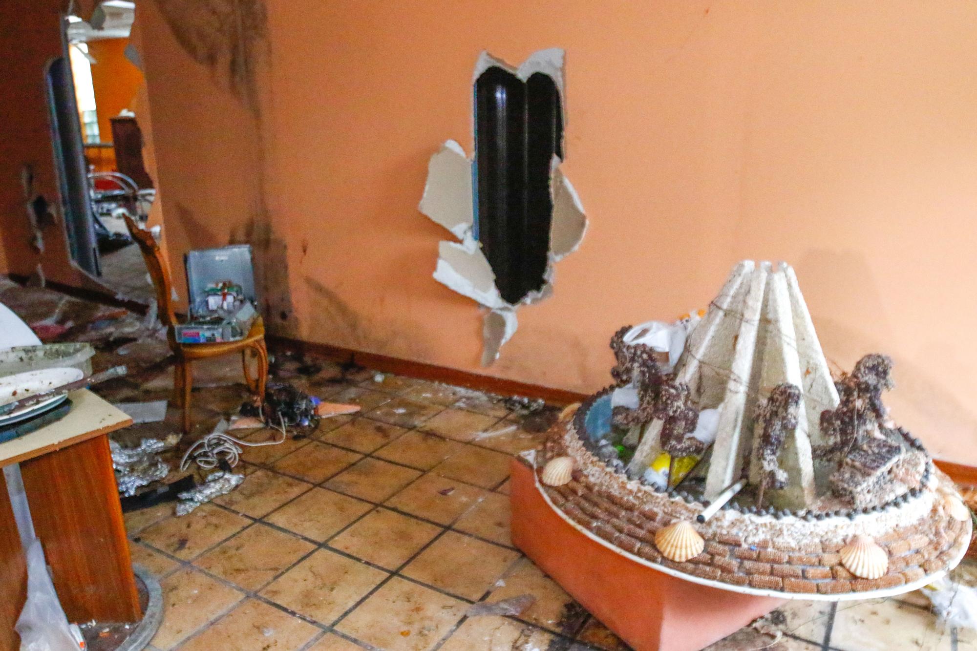 Desalojo de la "residenciade okupas"  Santo Ángel de o Grove