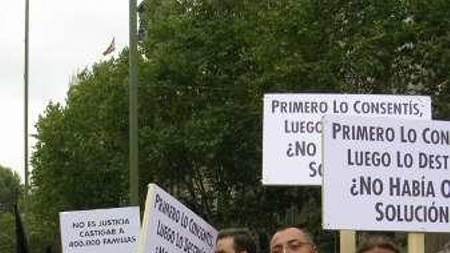 Protesta de afectados asturianos por la estafa, en Madrid.