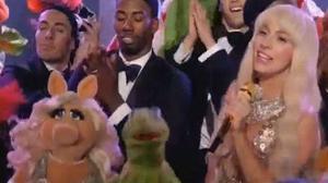 Lady Gaga canta novament amb Los Teleñecos.