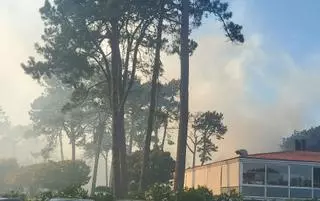 Declarado un incendio en el campo de golf de A Toxa