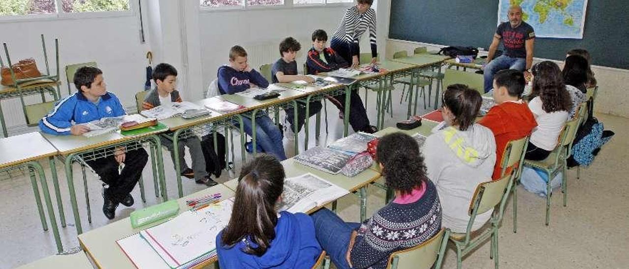 Alumnos del IES R.O. do Uruguai, en una de sus clases de Sociales en inglés. // M.G.B.