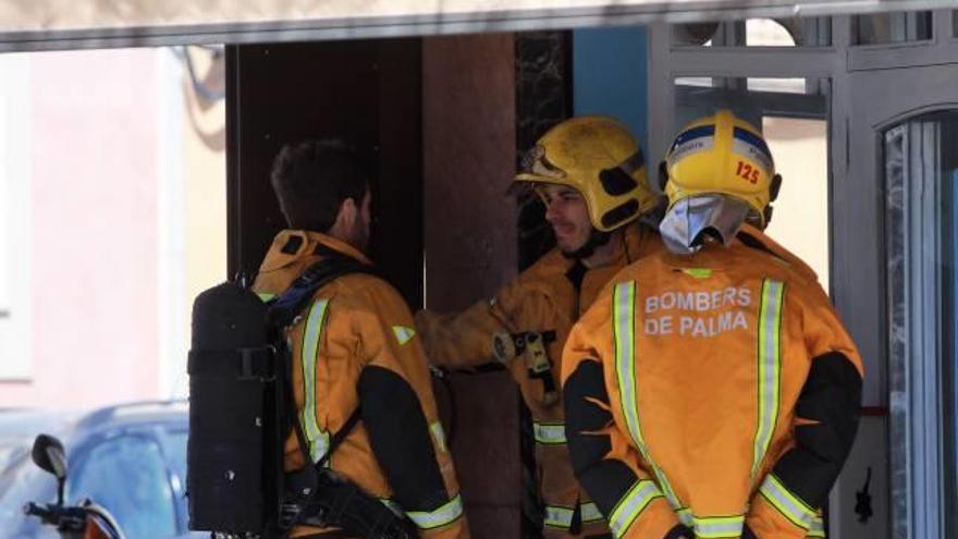 Alarma por un pequeño incendio en un bar en el barrio de La Soledat en Palma