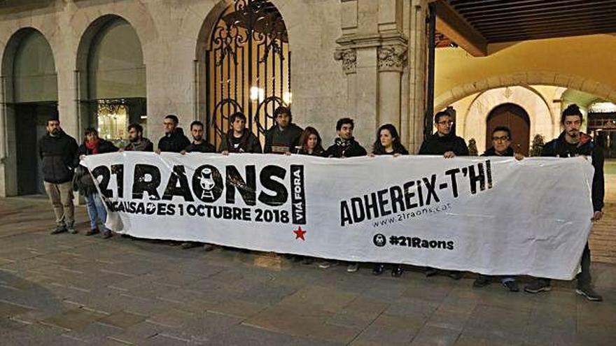 Concentració de suport a Girona als encausats pel tall de les vies del tren