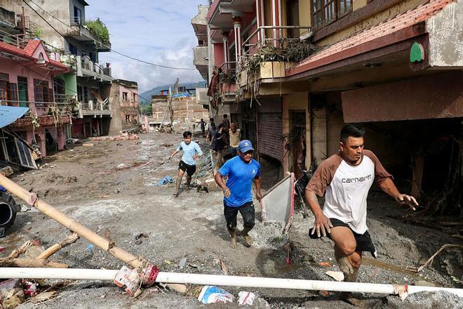 Nepal trata de recuperarse tras la riada mortal