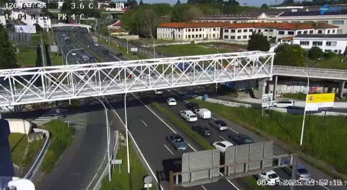Captura de la imagen de una cámara de Tráfico de la DGT instantes después del accidente en Alfonso Molina.