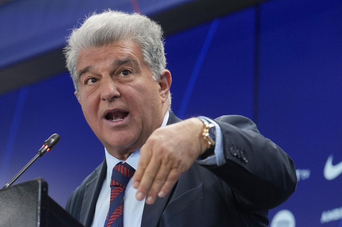 Laporta presumeix de recuperació econòmica: «Qui no ho vegi és perquè no hi ha més cec que el que no vulgui veure» Laporta presumeix de recuperació econòmica: «Qui no ho vegi és perquè no hi ha més cec que el que no vulgui veure»