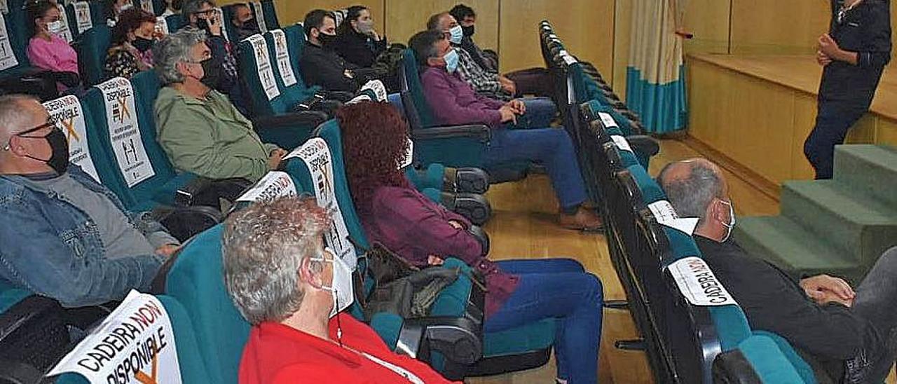 La película sobre Moncho Reboiras aviva el debate organizado por el “Cine-fórum”