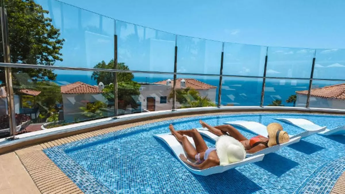 El Gobierno pondrá la lupa sobre los 10 fondos de inversión propietarios de 100 hoteles en Canarias