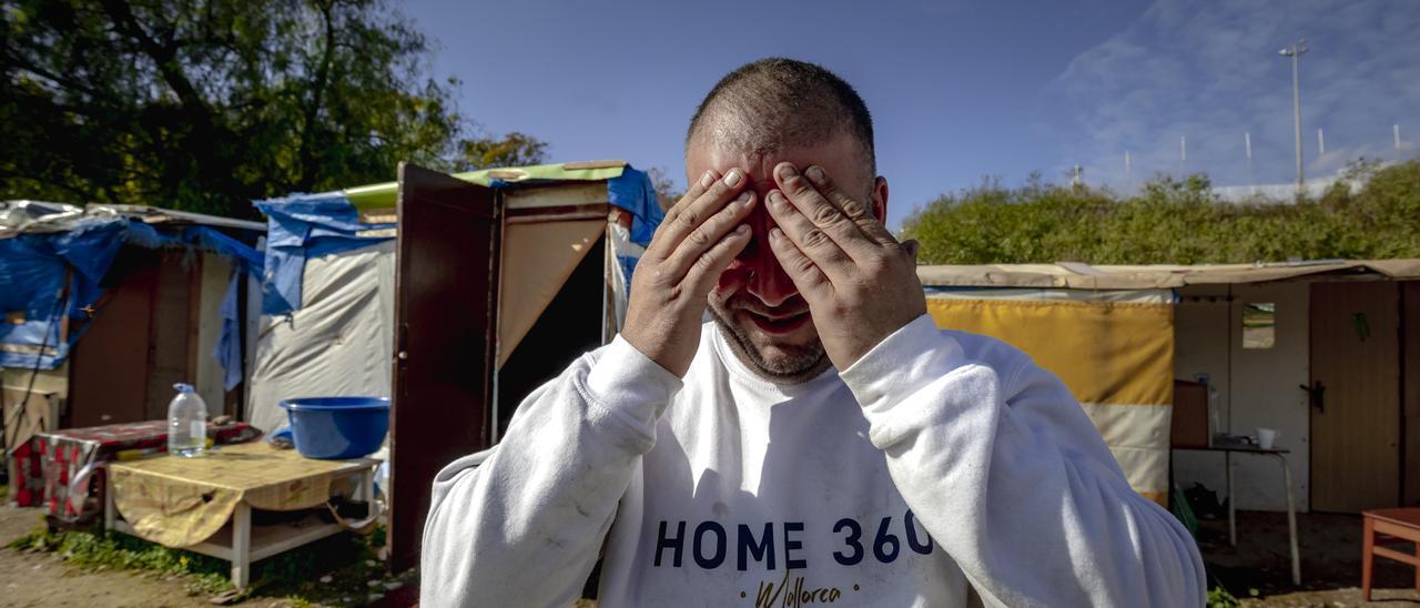 VÍDEO | El problema de la vivienda en Mallorca: Testimonio de un chabolista que reside frente al cementerio de Palma