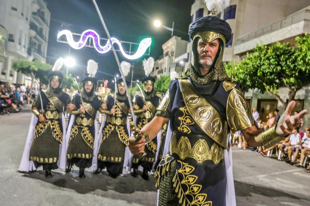 Las comparsas Benimerines y Sarracenos cierran los desfiles de Moros y Cristianos y dan paso hoy a la procesión de San Roque y la Despedida del Santo