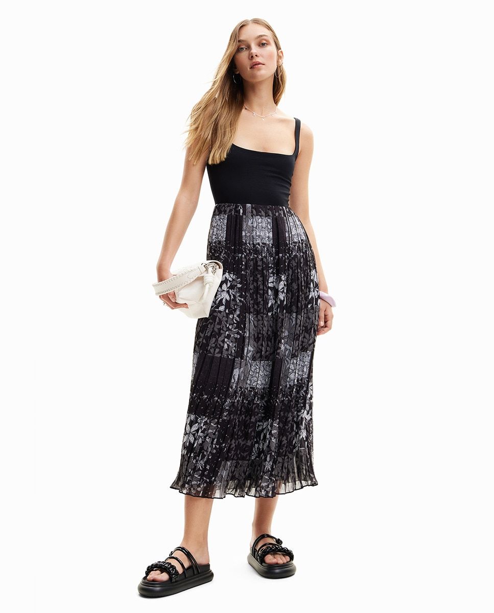 10 vestidos de Desigual rebajados en El Corte Ingles que las mujeres mas atrevidas van a querer sumar al armario este verano Woman