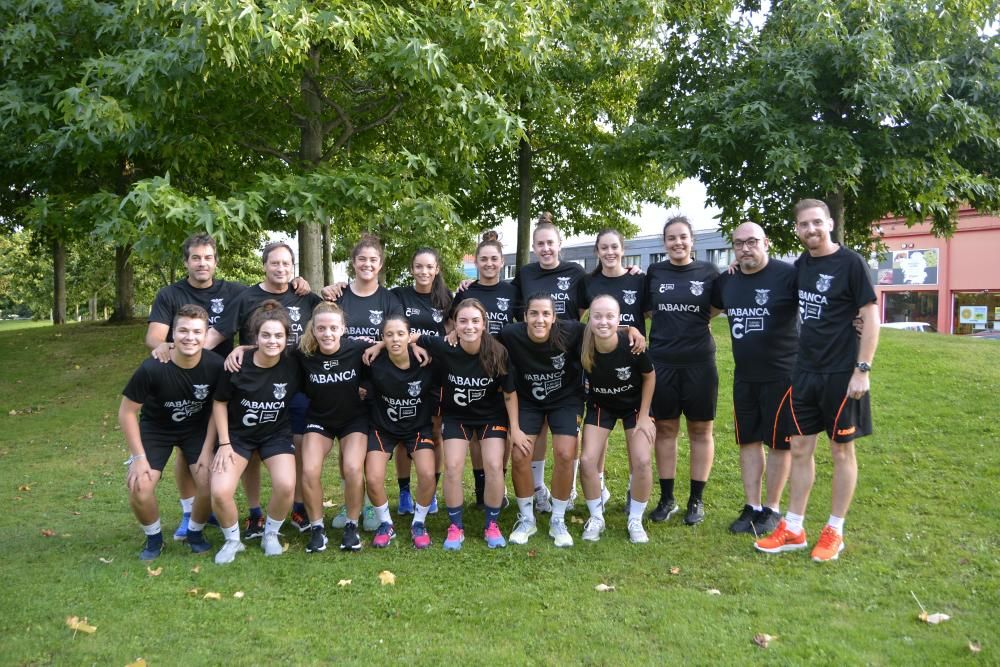 El equipo coruñés inicia la pretemporada con el objetivo de ascender y consolidarse - "Queremos regresar a Primera, pero para quedarnos", afirma el técnico Jorge Basanta.