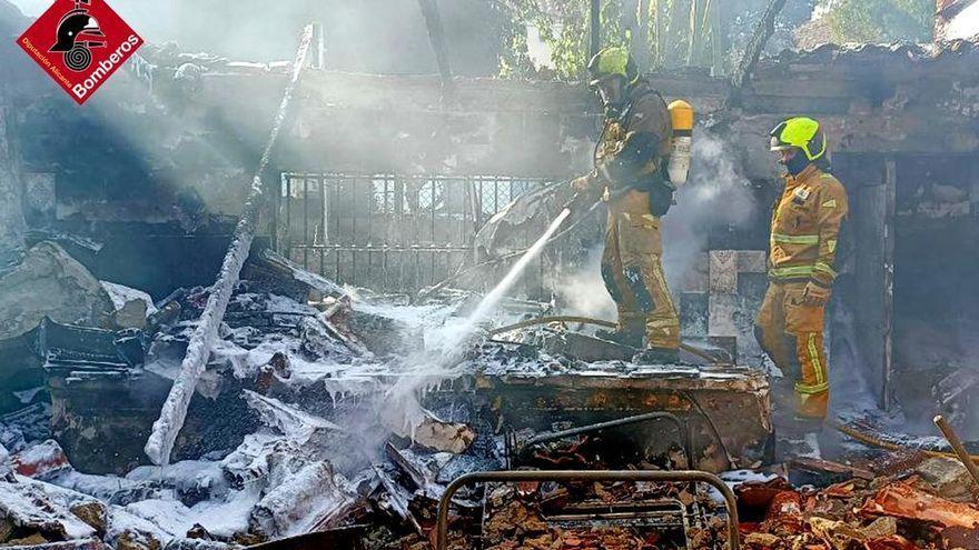 La vivienda ha quedado destrozada.