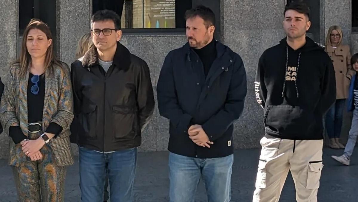 Andrés Campos y Xavier Martí, en el medio de la fotografía.