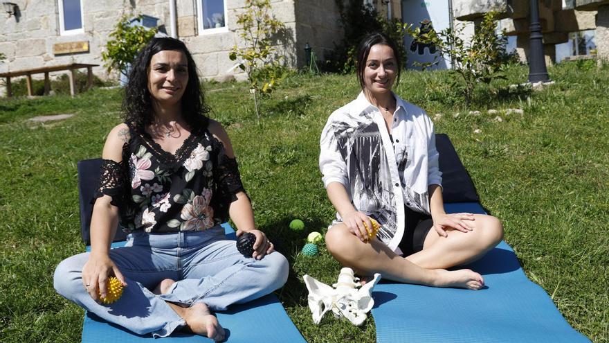 La matrona Carla Estévez y la instructora de yoga Sabela Álvarez impartirán las jornadas en Donde viven los cuentos.