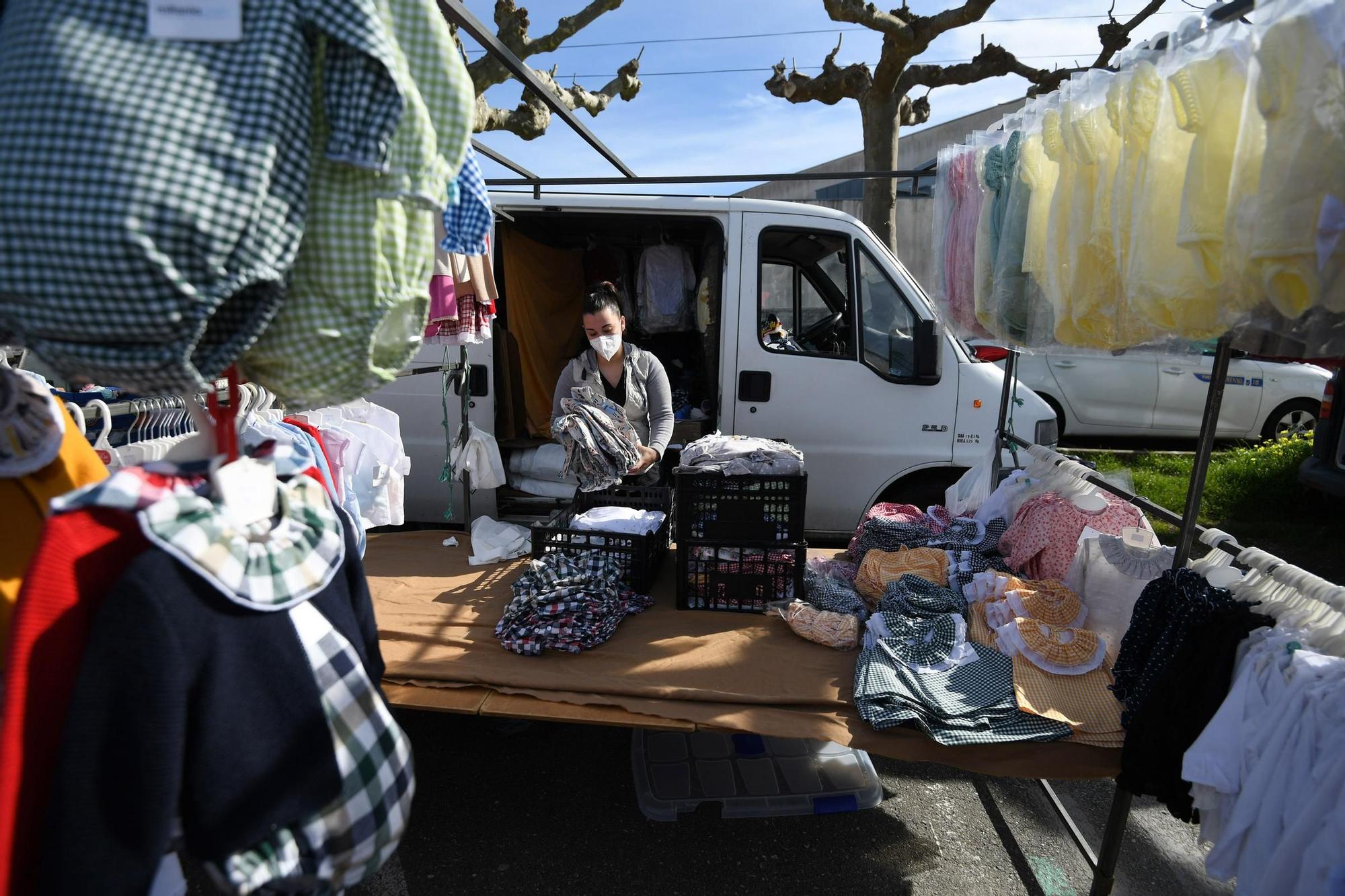 El mercadillo de Baltar, sin clientes por las restricciones