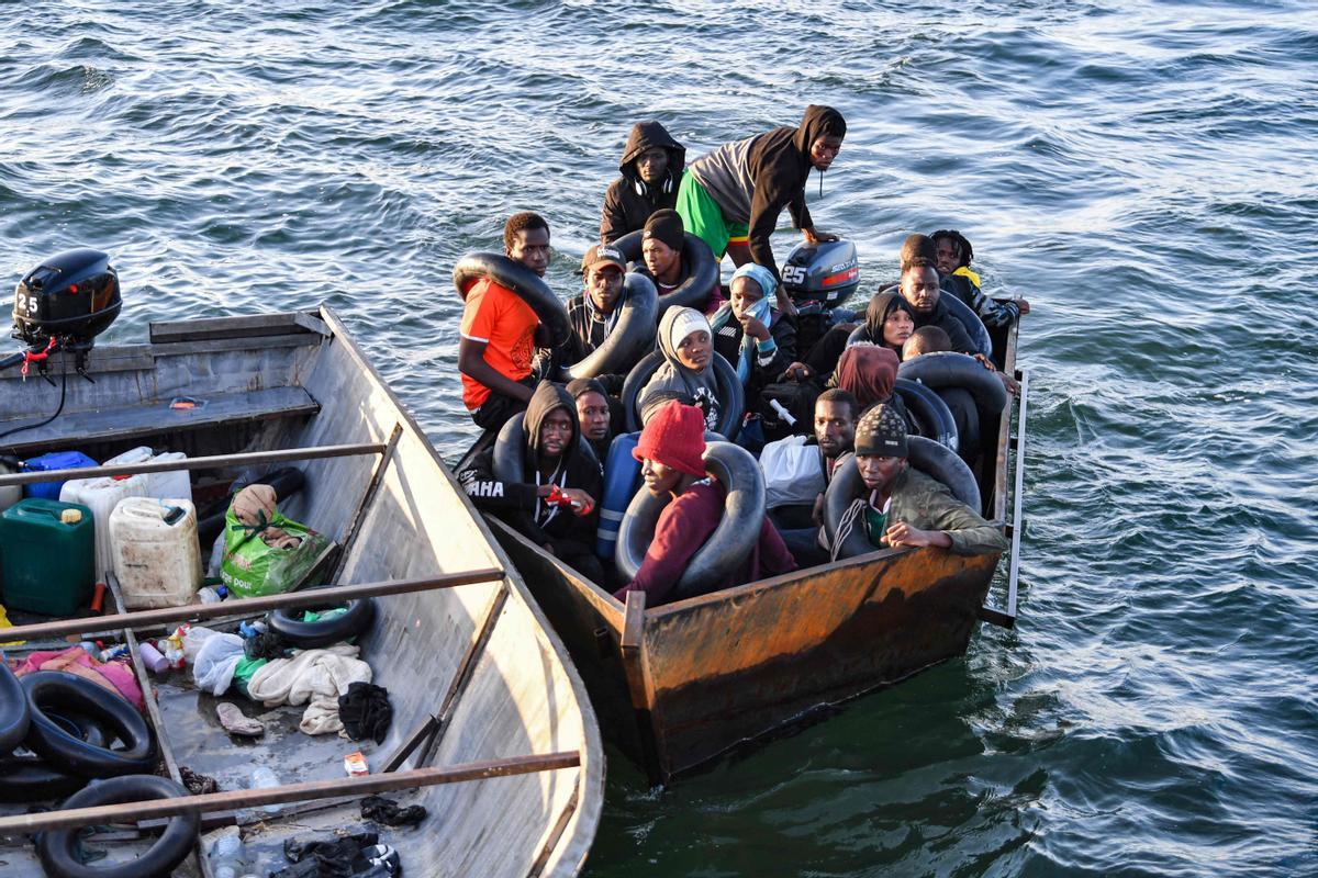 Rescate de migrantes subsaharianos frente a las costas de Sfax (Túnez)