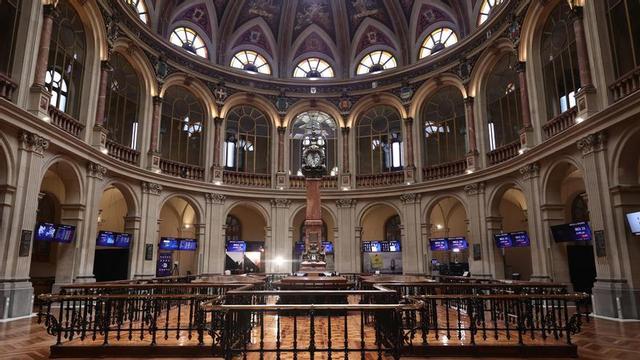 Archivo - Interior del Palacio de la Bolsa, en Madrid (España)