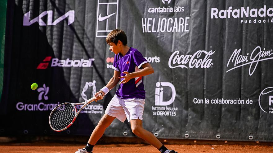 Jaime Alcaraz destaca en la segunda jornada del Rafa Nadal Tour by Santander 2023