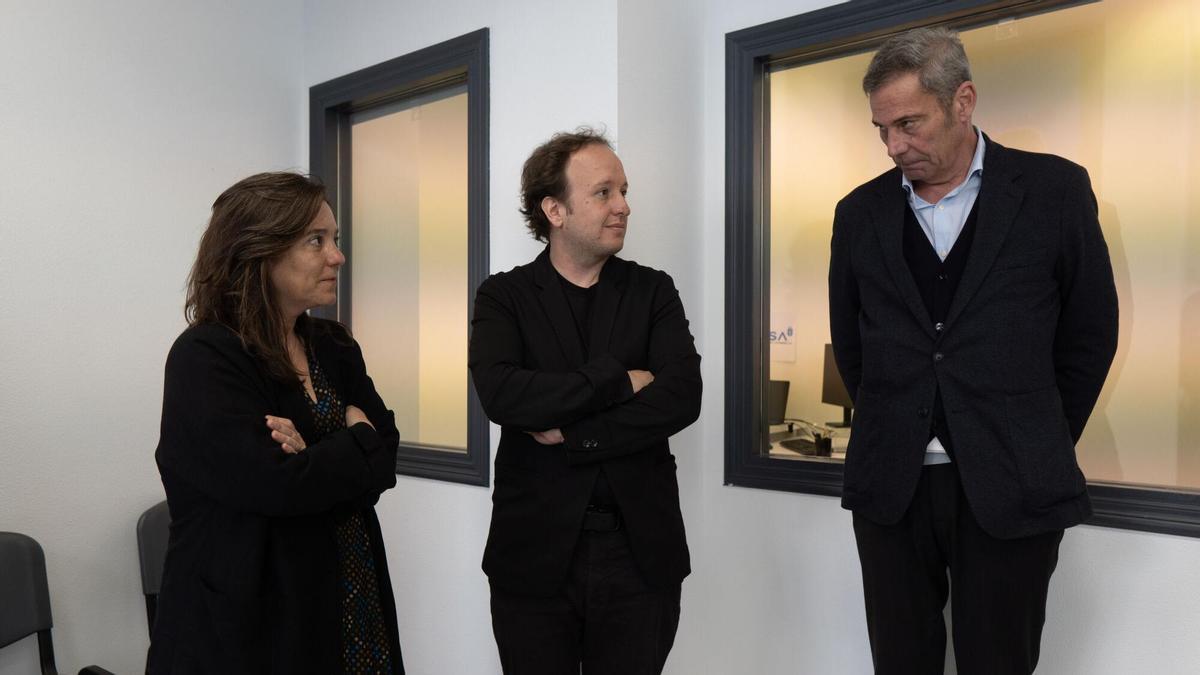 Inés Rey visita la Empresa Municipal de Vivienda, Servicios y Actividades de A Coruña