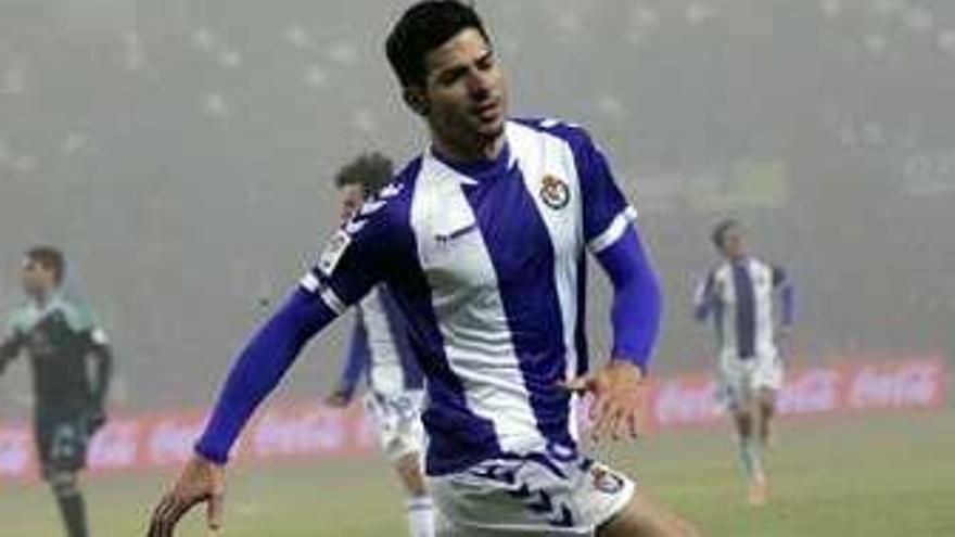 Javi Guerra ya ha demostrado en su etapa en el Valladolid ser un delantero de nivel para Primera División.