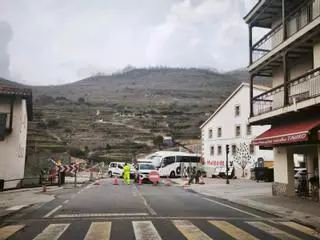 Cortada temporalmente al tráfico la N-110 en Cabezuela del Valle por trabajos de reasfaltado