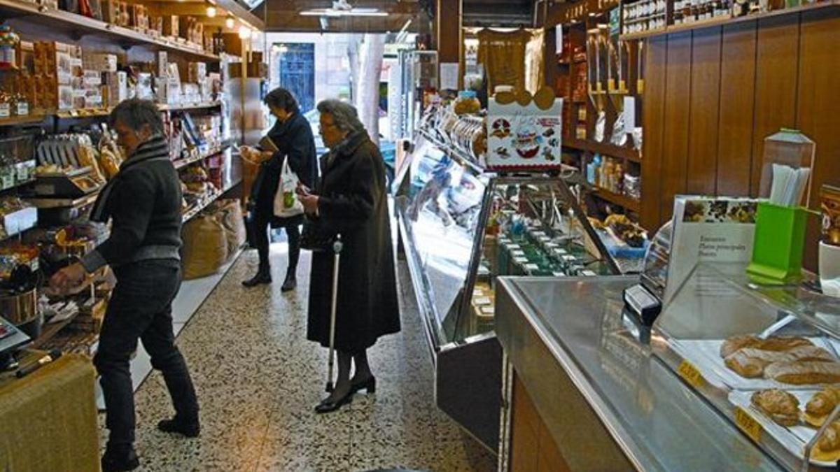 Uno de los dos locales del Cafés Roure, ayer, en Sant Antoni.