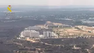 Imágenes aéreas de la Guardia Civil del incendio de Tres Cantos (Madrid)
