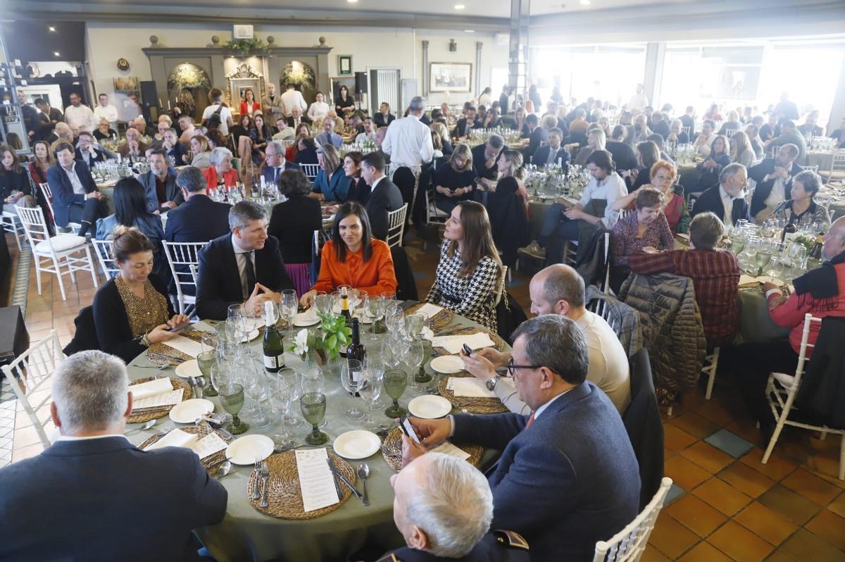 Asistentes a la comida celebrada con motivo de la entrega de los Premios Conviven de Hostecor.