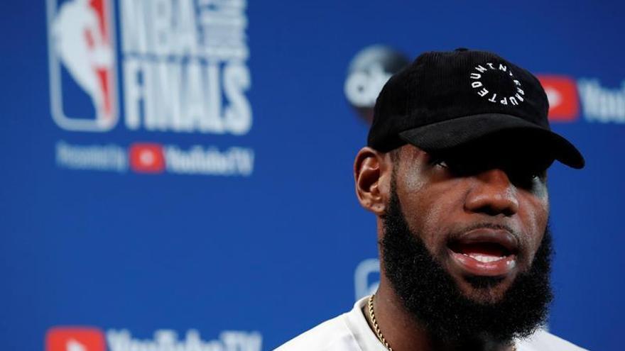 LeBron James, nuevo jugador de los míticos Lakers