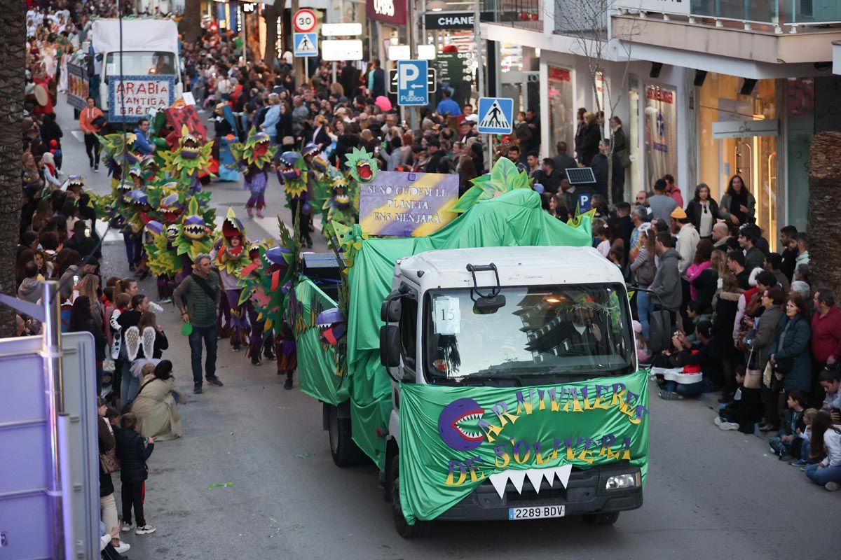 Mira aquí las imágenes de la rúa de Santa Eulària