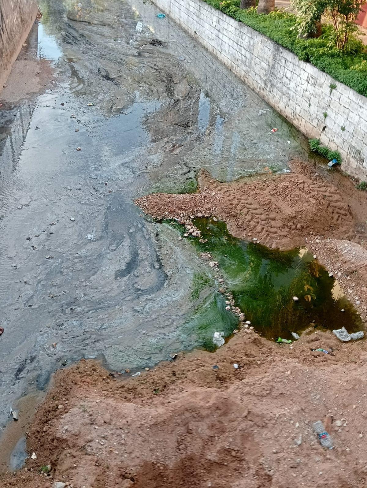 Vertidos en el barranco del Vaporet de Alginet.