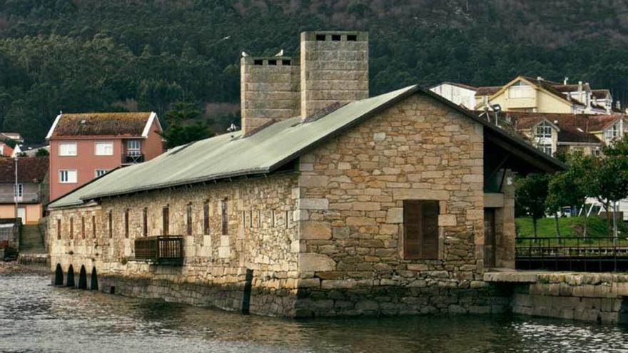 Así es el molino de mareas más grande de Galicia que parece flotar en el agua