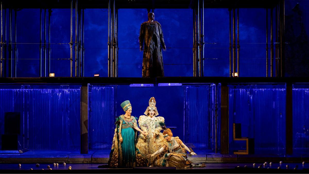 Glass y su triunfal ‘Akhnaten’ en el Liceu