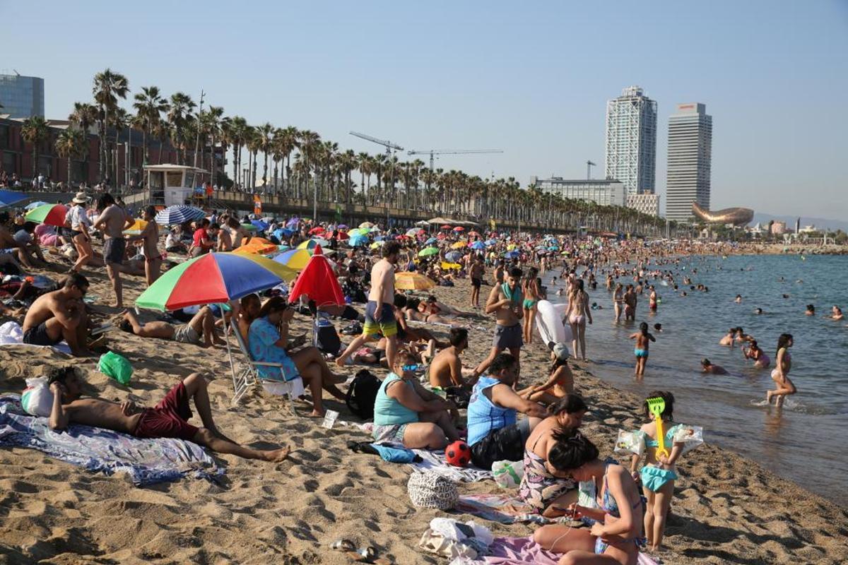 Barcelona vive su primer jornada de calor después de Sant Joan. Autor: Ricard Cugat.