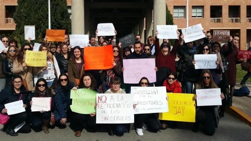 4.000 profesores interinos reclaman a Marzà trabajo