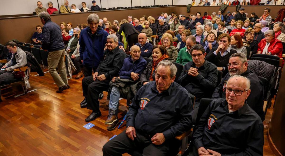 La formación vilagarciana en una de sus interpretaciones.  |  Iñaki Abella