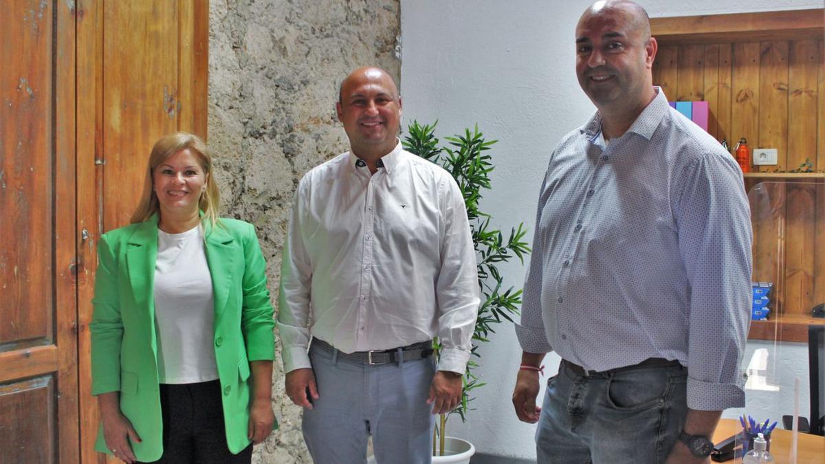 María Candelaria Rodríguez, José Domingo Regalado y Marcos González.