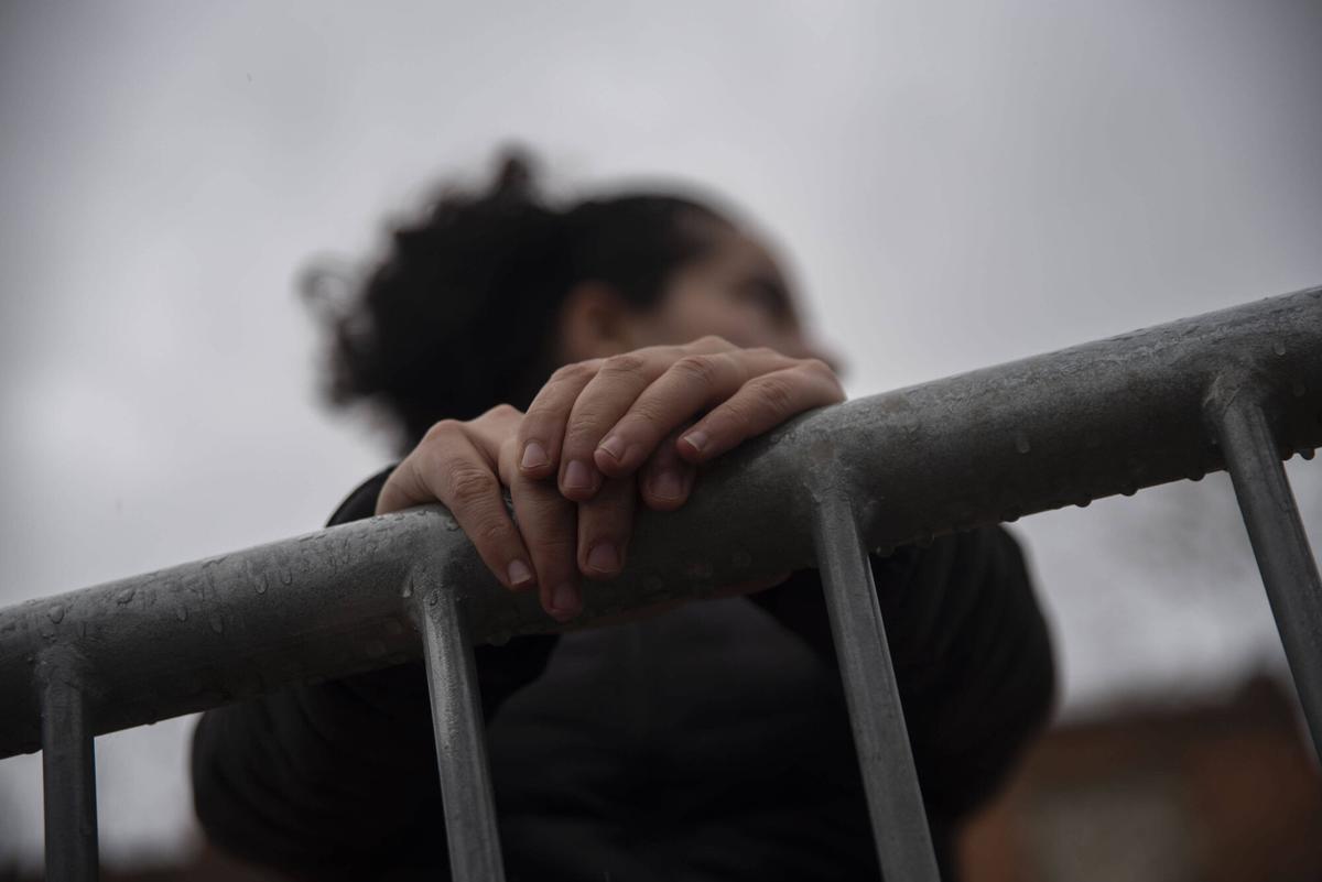 MANRESA . GUERRA IRAN . ENTREVISTA A DONA IRANI . NOM I IMATGE SENSE IDENTIFICAR PER PROTECCIO