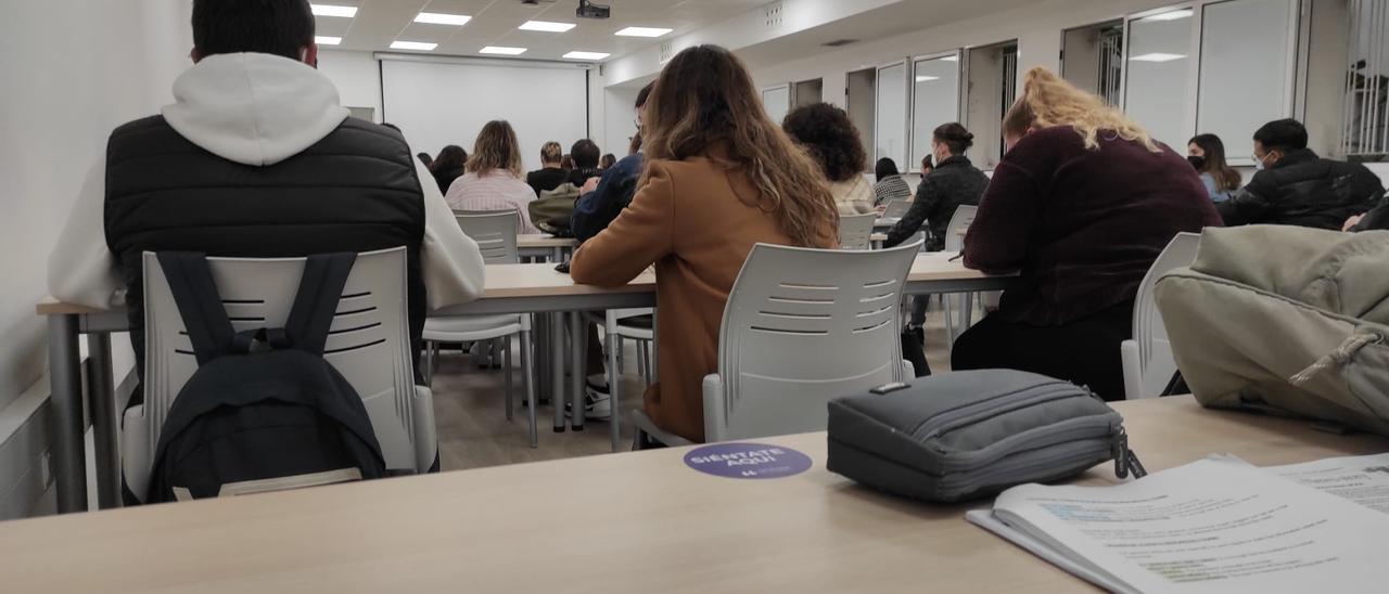 Alumnos del grado de Filología-Estudios Ingleses.