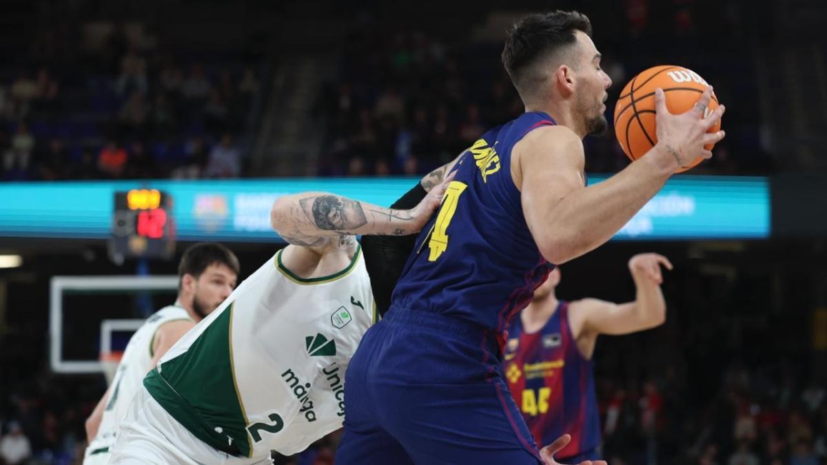 Willy Hernangómez, defendido por Balcerowski