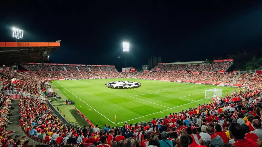 Vídeo | Així ha sonat per primera vegada l'himne de la Champions a Montilivi
